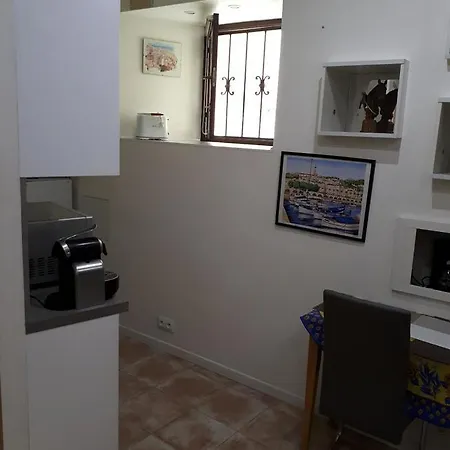 Rue De La Conception Апартаменти Мантон